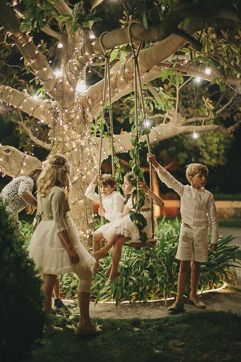 Este rincón para los más pequeños de la boda nos parece absolutamente encantador...