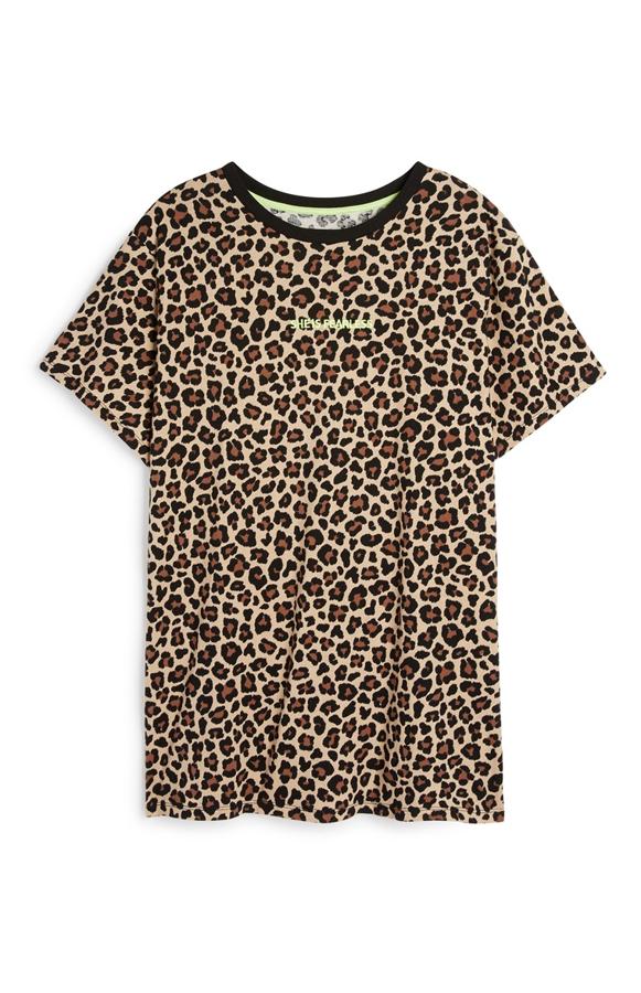 Camiseta 'animal print' de manga corta, 8 euros.
