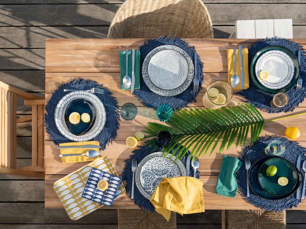 La herencia mediterránea se sienta a la mesa no solo a través de tu dieta, sino con sus colores, que nos recuerdan a la fusión del mar y el sol en el 'Mare Nostrum'.