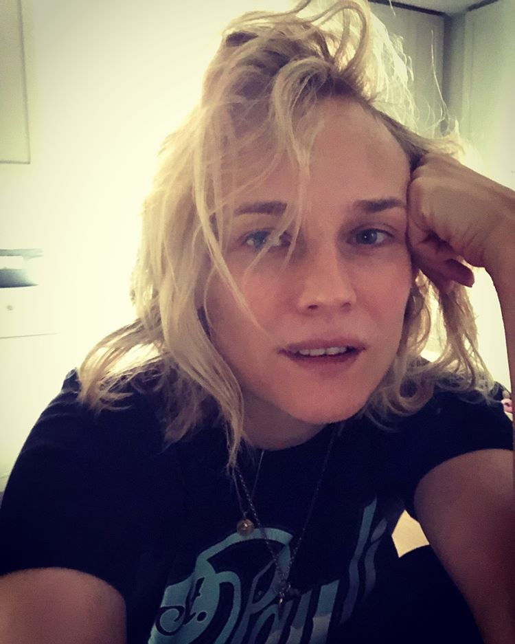 Diane Kruger es muy fan de mostrar su rostro al natural. En Instagram podemos encontrar varios selfies suyos sin maquillaje y sin filtros como este que publicó el pasado mes de febrero de 2019. "Cuando estás cansado, ningún filtro de Instagram va a cambiar la situación", confesaba la actriz en una de las fotografías.