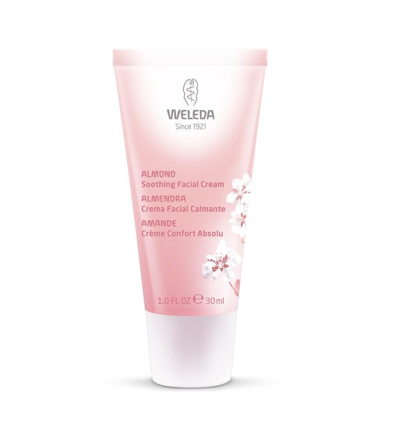 sin perfume y sin aceites esenciales, su secreto está en el aceite que desarrolla la almendra dulce, que además de ser muy parecido y afín a la estructura de la piel, asegura su máxima tolerancia. Es rico en ácidos grasos insaturados y vitamina C, que calman y protegen pieles más sensibles, envolviéndolas bajo una capa invisible. Previene irritaciones, picores, rojeces y sensación de tirantez.  Crema Facial Calmante Almendra BIO de Weleda  (14,95 €).