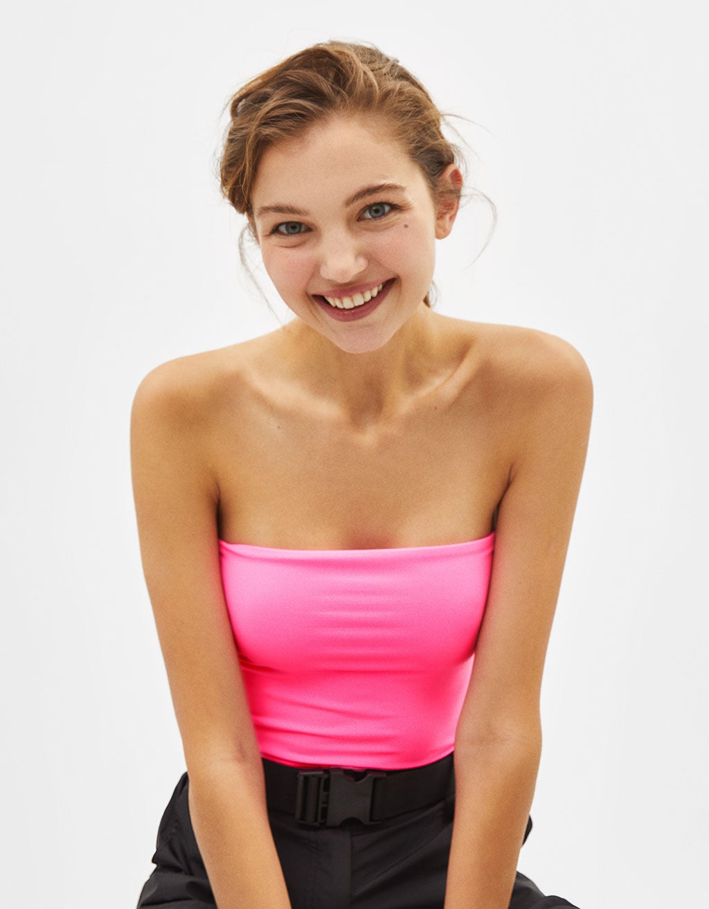 Fotos: 12 prendas en flúor para dar vida a tus looks