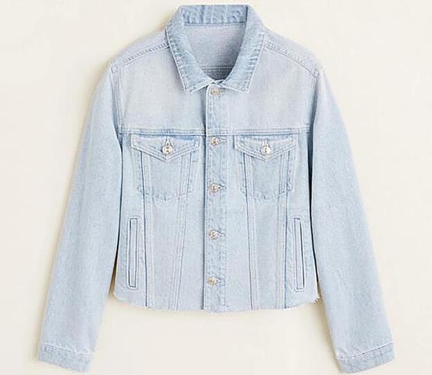 Cazadora vaquera denim clara, 39,99 euros.