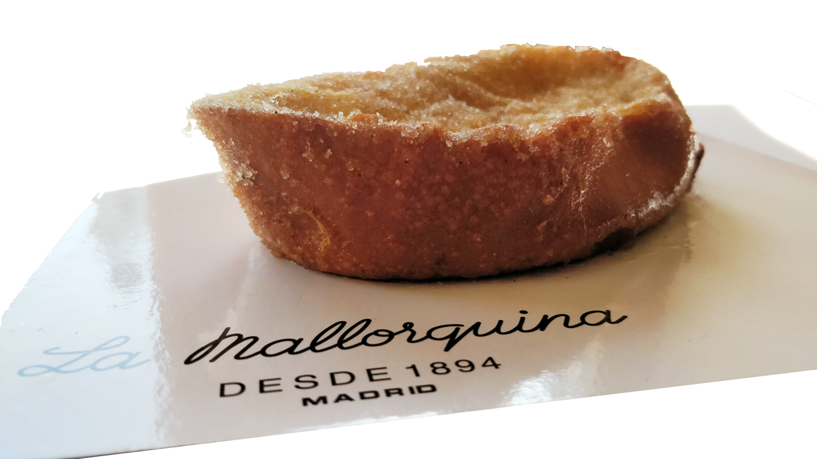 En La Mallorquina (Puerta del Sol, 8, Madrid), la torrija se elabora a partir de pan artesano, amasado y horneado cada día en su obrador y siguen la receta original: rebanadas de pan bañadas en leche aromatizada con canela y limón, pasadas por huevo batido, fritas en aceite y, finalmente, cubiertas por azúcar y canela.