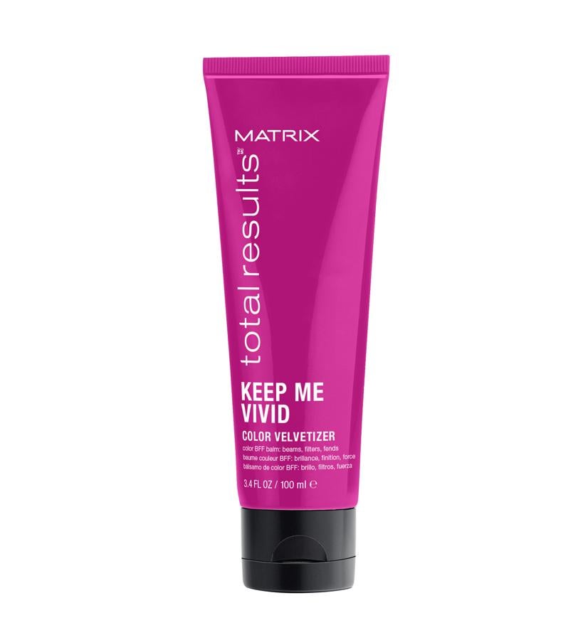 Barniz que aporta brillo y protección térmica en textura crema de aceite que gracias a sus aminoácidos cierra la cutícula y deja un tacto aterciopelado. Asegura una protección térmica hasta 230º. Se aplica en el cabello húmedo y secar al aire o con secador. (15,90 €).