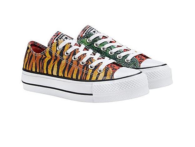 Todos los modelos de Converse para Bershka mezclan diferentes estampados urbanos, desde flores hasta "animal print".