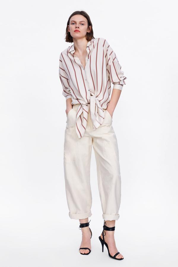 De lino grueso y con un ligero brillo en el tejido (39,95 euros).