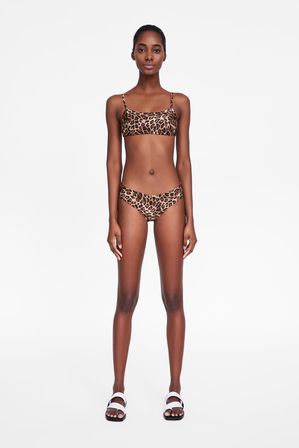 El leopardo clásico es la opción más sexy para tus vacaciones de Semana Santa (y de verano9. Ficha estas dos piezas de Zara. Top (15,95 euros). Braga culotte (12,95 euros).