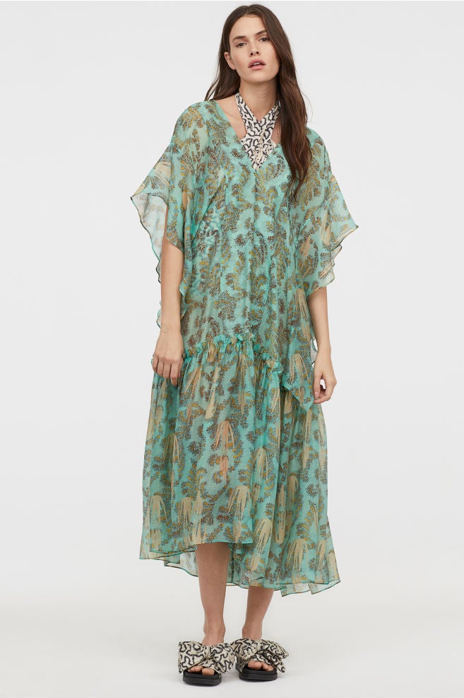 Vestido largo estilo caftán con lyocell en color verde menta: 149 euros.