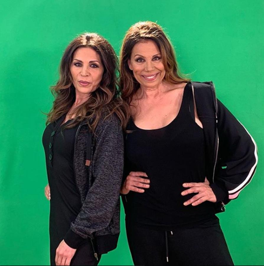 Las hermanas Encarni y Toñi Salazar han sido vistas en el aeropuerto con el resto de compañeros de la edición, confirmando así su participación en el 'reality'.