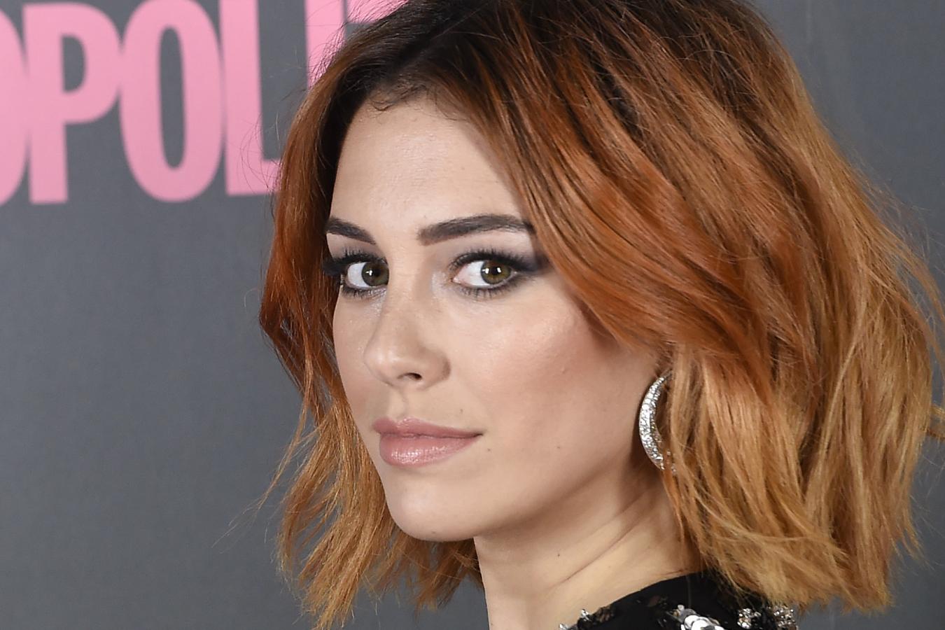 Ella fue una de las primeras en predecirnos que el corte bob se convertiría en una de las tendencias clave ya en 2017. ¿El toque estrella de este look? Ondas deshechas y su cambio de color a un tono cobrizo.