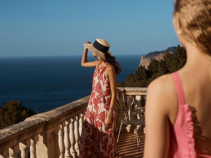 Fotos: Los vestidos (y las fotos) de la nueva campaña de Mango son lo más bonito que verás esta primavera