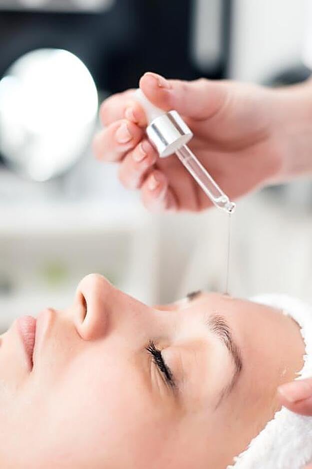 Los cosméticos que incluyen la Vitamina F nos ayudan a restaurar la barrera natural de nuestra piel.