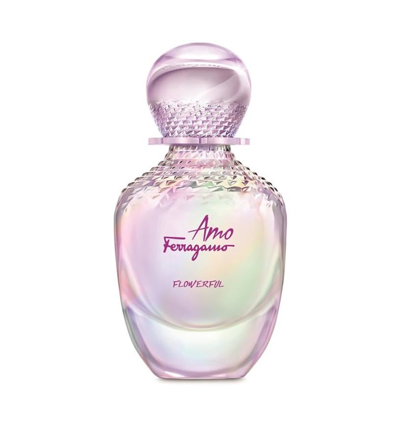 Para traducir esta impresión optimista y alegre surge el acorde de campari italiano del perfume original, formado con facetas iridiscentes de notas florales, como jazmín, flor de ciruelo y peonía, y frutas chispeantes, como grosella negra y limón. (Eau de Toilette; 97 €).