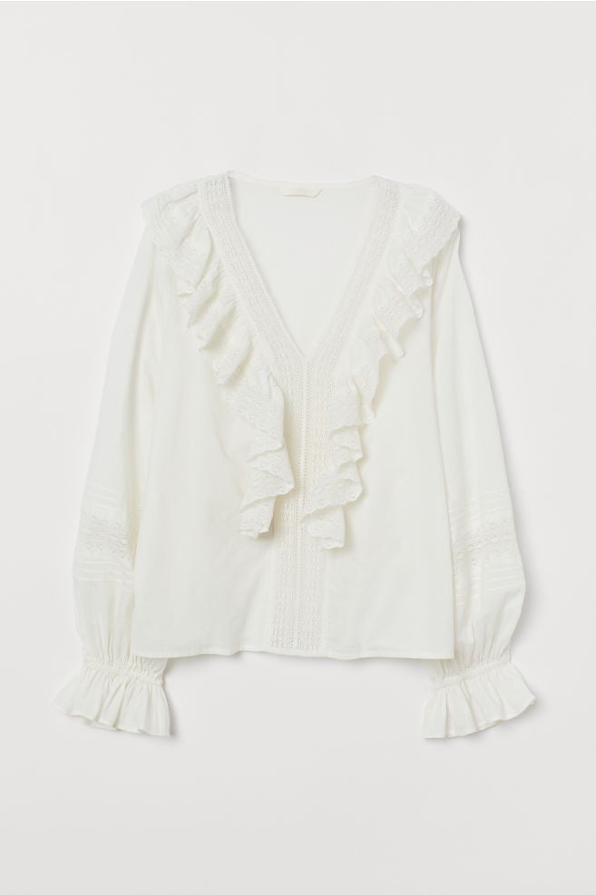 Blusa de algodón con volantes y puños en las mangas: 29,99 euros en H&M.