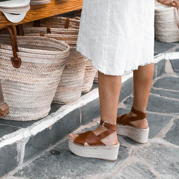 Sandalias de esparto en color camal de Alona Sandals: 130 euros. Algunas tallas agotadas.