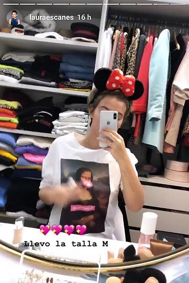 Laura Escanes mostraba hace unos días en Instagram esta nueva camiseta de la firma.