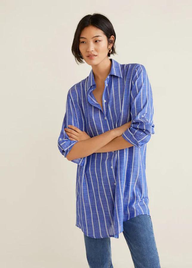 Camisa oversize con estampado de rayas, 29,99 euros.