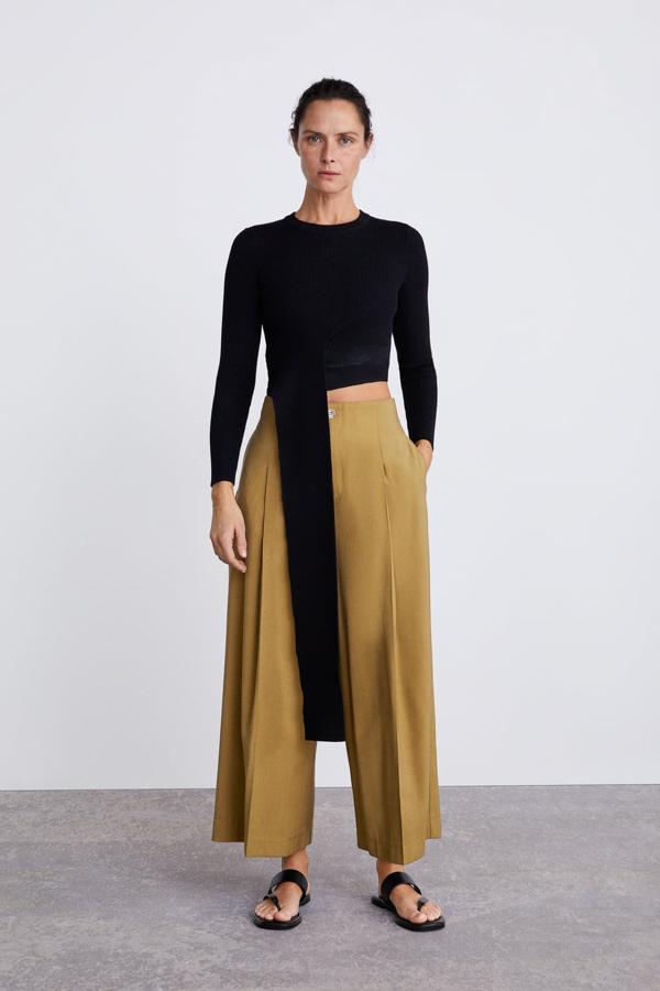Pantalón cropped ancho con pernera ancha, 25,95 euros.