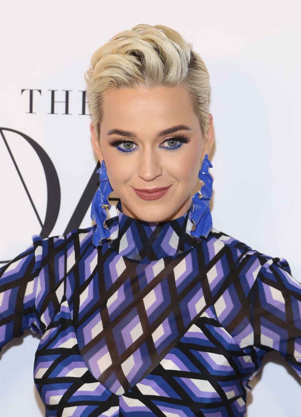 Aunque Katy Perry ya no luce su icónico pixie (se cambió de look radicalmente hace unas semanas) es uno de los cortes de pelo que más favorece y que sin duda, sería toda una transformación para Paula Echevarría. ¿Con cuál de todos te quedas?