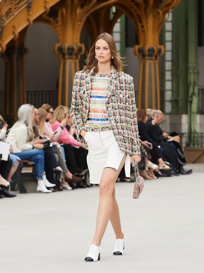 Bermudas. En el caso de Chanel, las proponen con aberturas en los laterales.