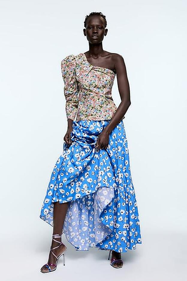 El look más arriesgado y sofisticado: con una falda de vuelo.