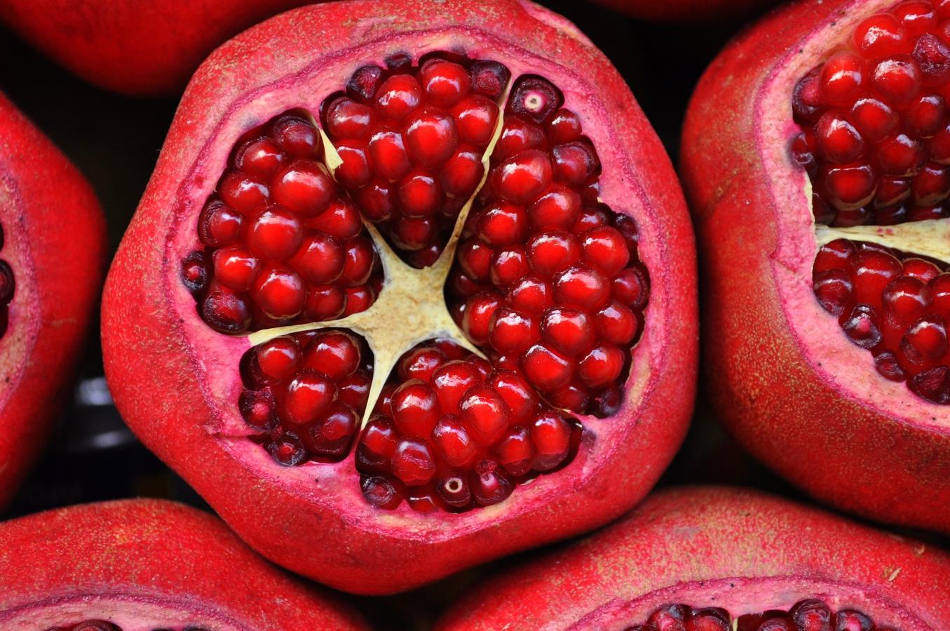 Está en cabeza como favorita y portadora de antioxidantes que protegen de los radicales libres y ciertas enfermedades crónicas. Sus compuestos fitoquímicos la convierten en excelente para consumir