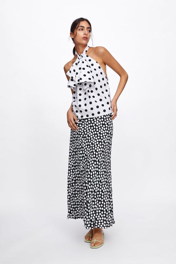 Falda de lunares con línea evasé, 39,95 euros.