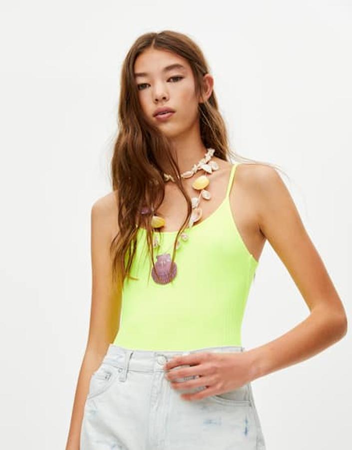 Body de tirantes finos y ajustado en color flúor,  9,99 euros .