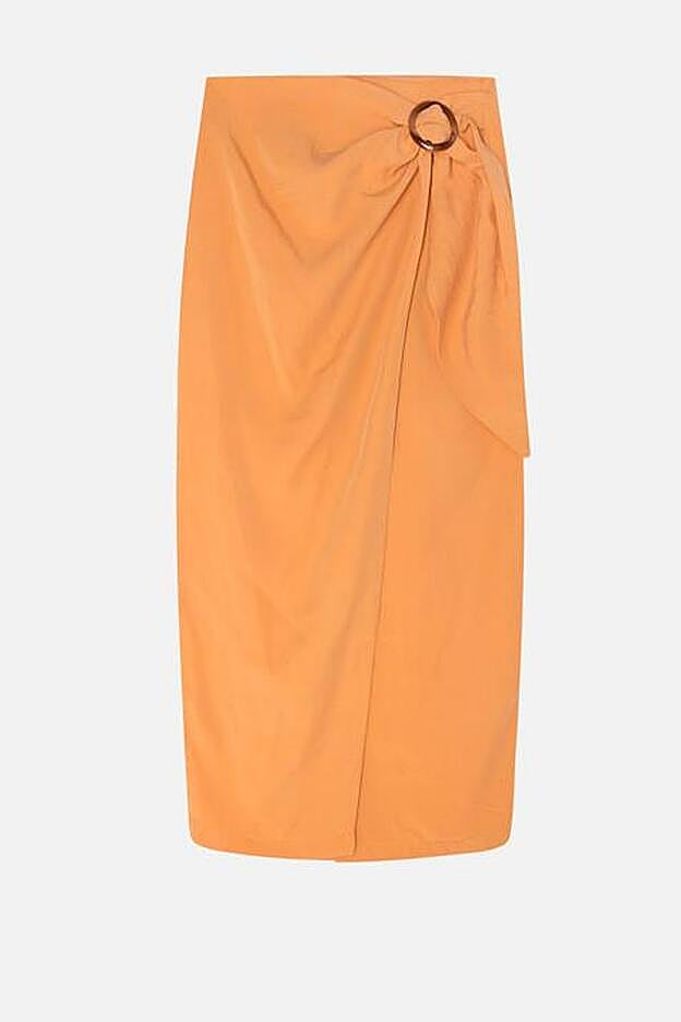 La falda cuesta 29,99 y está disponible en las tallas S, M y L.