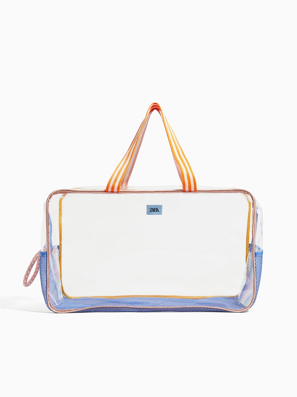 Bolso de vinilo con detalle de color compartimentos principales: 29,95 euros en Zara Kids. Alto x Ancho x Fondo 50 x 27 x 23 cm.