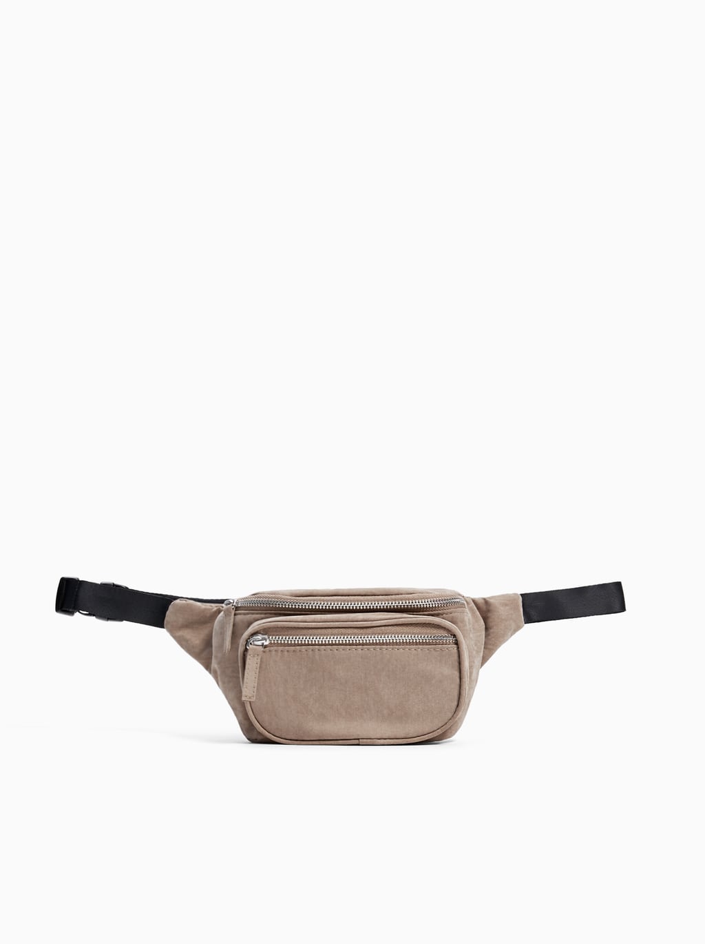 Riñonera de tejido monocolor con compartimento principal y bolsillo frontal: 15,95 euros en Zara Kids. Alto x Ancho x Fondo 11 x 17 x 7 cm.