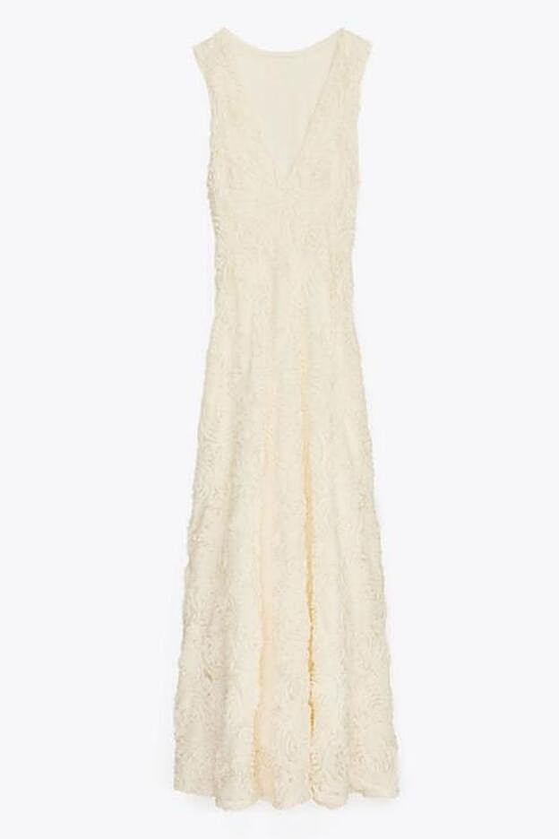 Este es el primer vestido de novia de Uterqüe pero, de momento, está agotado. Te puedes apuntar a la lista de espera.