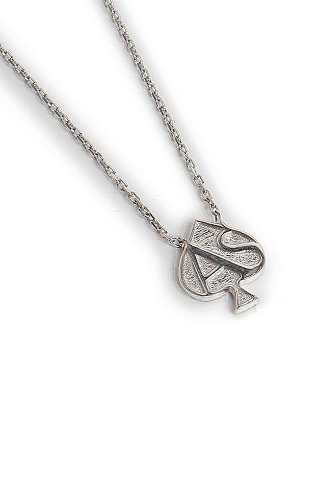 El colgante As de Alejandro Sanz cuesta 29.90 euros.