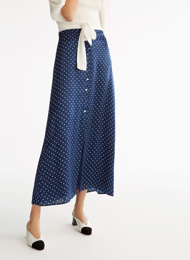 Las más clásicas encuentran en esta falda su aliada perfecta. La podría llevar hasta Kate Middleton (99 euros).