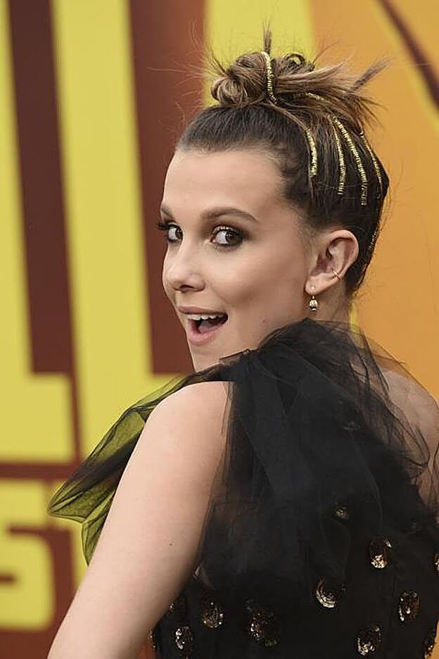 Millie Bobby Brown consiguió volver a deslumbrar con uno de sus peinados más atrevidos.