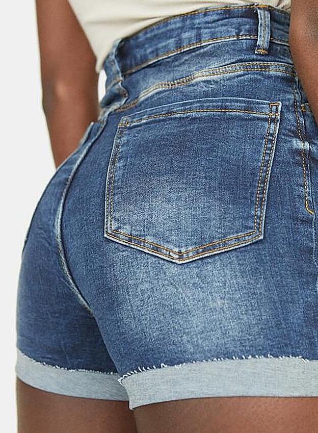 Su diseño es perfecto para estilizar al máximo la figura y lucir tipazo.