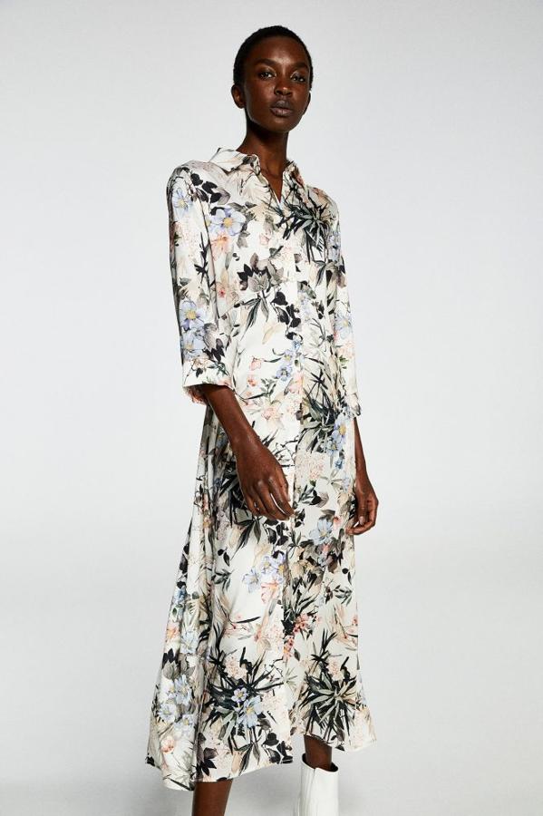 Vestido camisero con estampado floral, 29,99 euros.