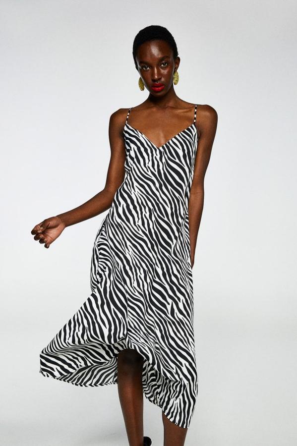 Vestido con estampado animal print, 19,99 euros.