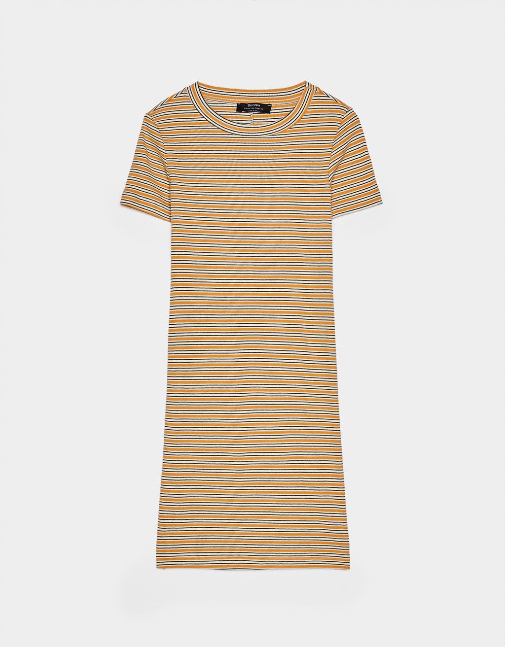 Vestido de manga corta con estampado de rayas de Bershka. (9,09 euros).