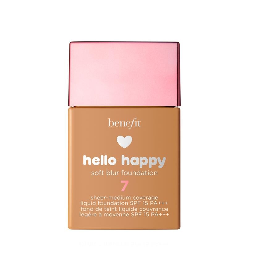 Fondo líquido con una cobertura ligera-media que ayuda a igualar el tono de la piel y suavizar las imperfecciones gracias a las partículas esféricas. Agítala bien antes de usarla y aplícala con los dedos en un rostro limpio e hidratado. Si deseas una mayor cobertura, puedes repetir. En 12 tonalidades. (30 €).