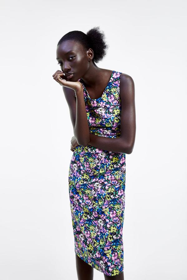 Vestido de tubo con estampado multicolor, 39,95 euros.