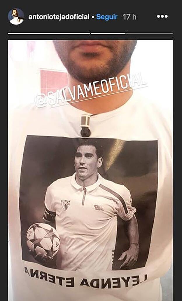 Antonio tejado le rinde homenaje a su amigo José Antonio Reyes en 'Sálvame'.