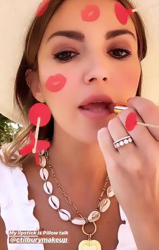 Alexandra Pereira ha compartido en Instagram cuál es su labial nude favorito.