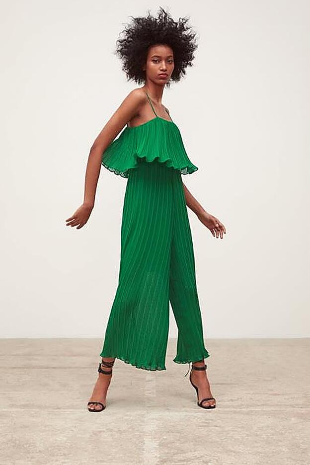 Mono plisado de Zara (39,95 euros).