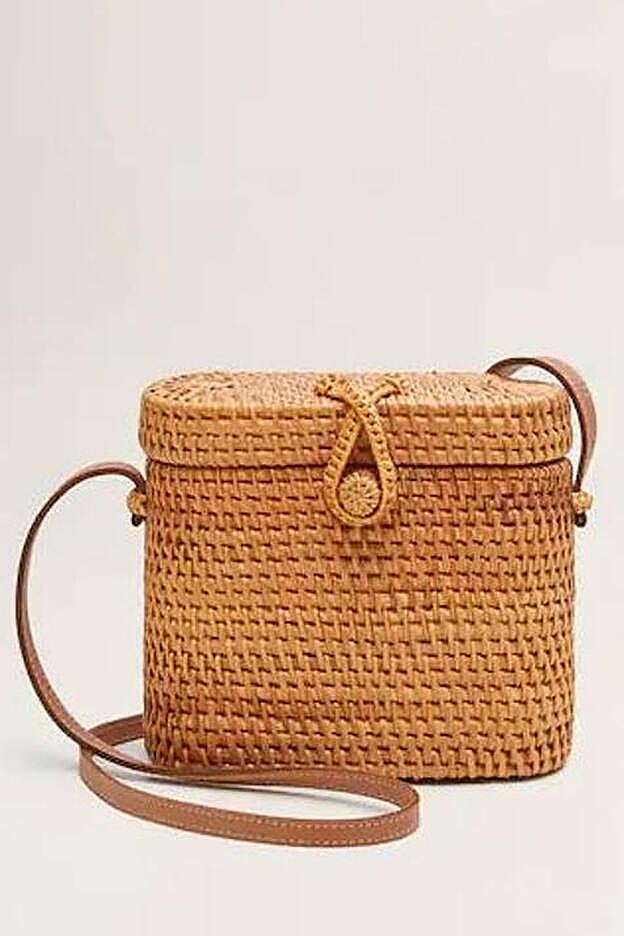 Bolso cofre bambú (39,99 euros).