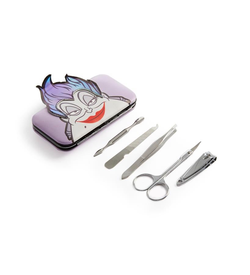 Kit con herramientas para el cuiado de las uñas (3 €).