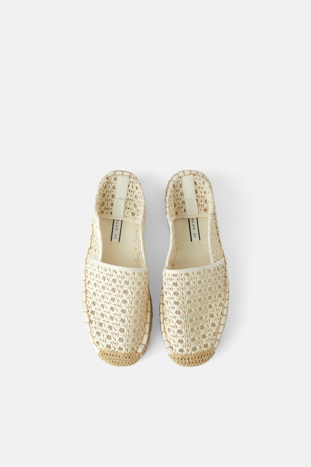 Alpargata trenzada de Zara. (29,95 euros). Igual de fresquitas que unas sandalias abiertas.