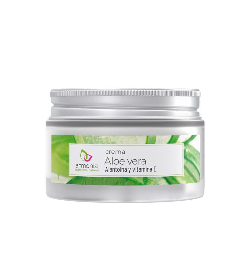 La crema también incluye alantoína y vitamina E, para calmar, suavizar e hidratar la piel a la vez que previene la descamación. El aloe vera, rico en nutrientes y vitaminas, previene la sequedad y la deshidratación, ayudando a calmar, reparar e hidratar la piel. Además, la alantoína ayuda a suavizar y regenerar profundamente la piel. Ideal para todo tipo de pieles. (15,90 €).
