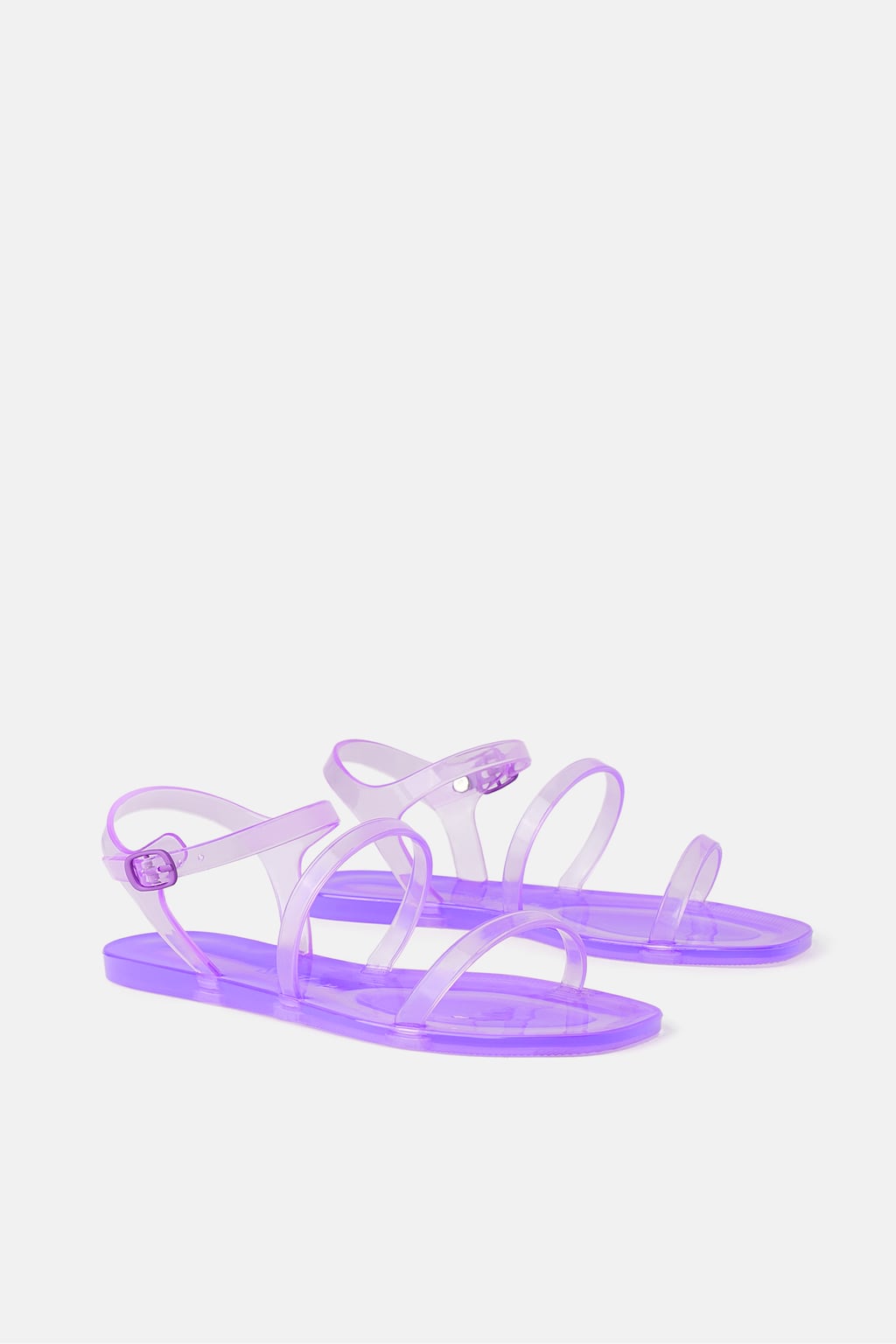 Sandalia plana de goma en diferentes colores: 25,95 euros en Zara.